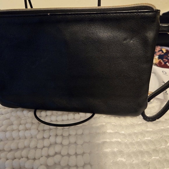 Preloved Adrienne Vittadini Womens Wristlet. - Picture 3 of 7